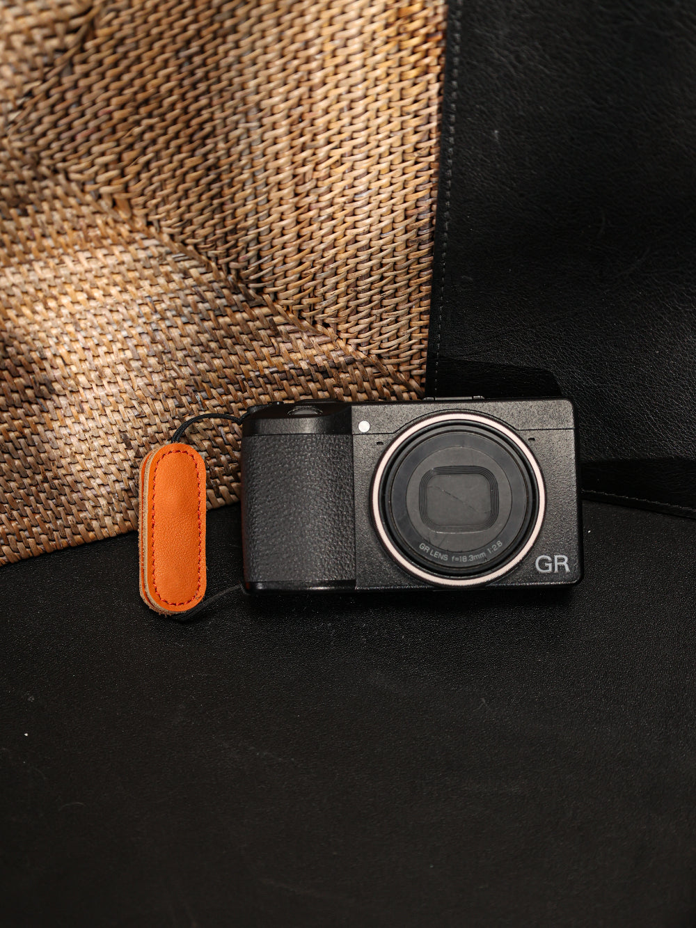 Cam-in  LWS-030 Series GR Genuine Leather Camera Finger Strap