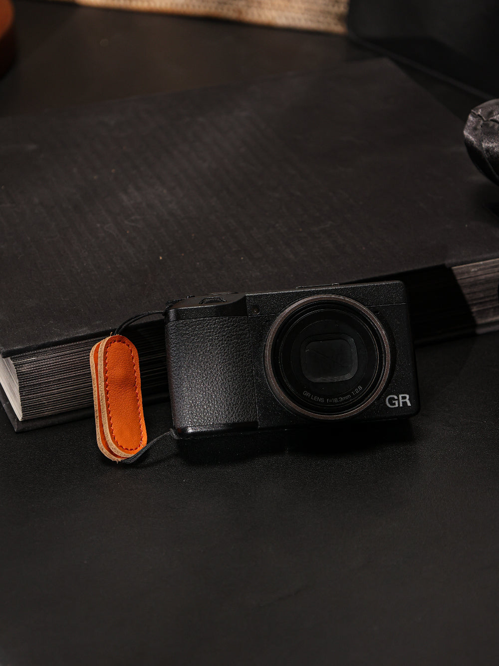 Cam-in  LWS-030 Series GR Genuine Leather Camera Finger Strap